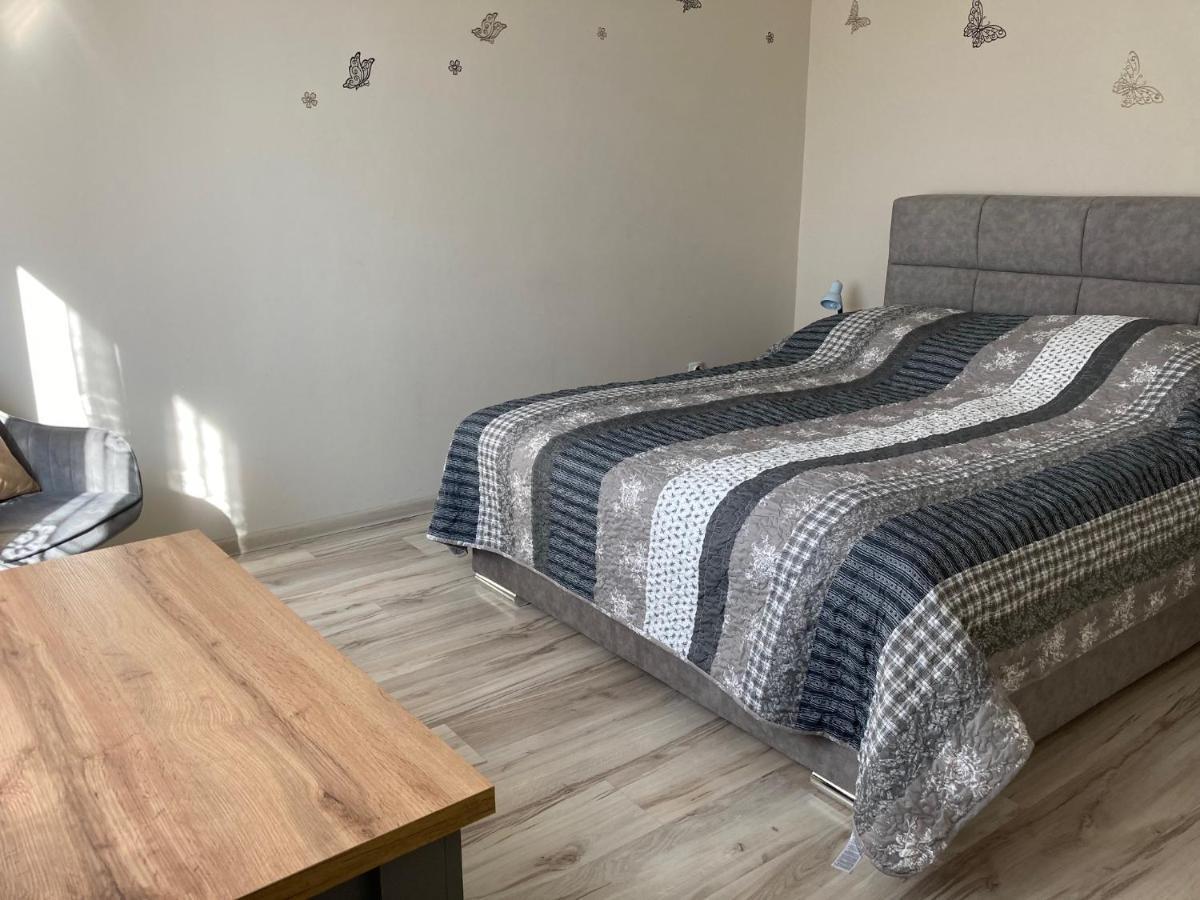 Kristaly Apartman Eger Eksteriør bilde