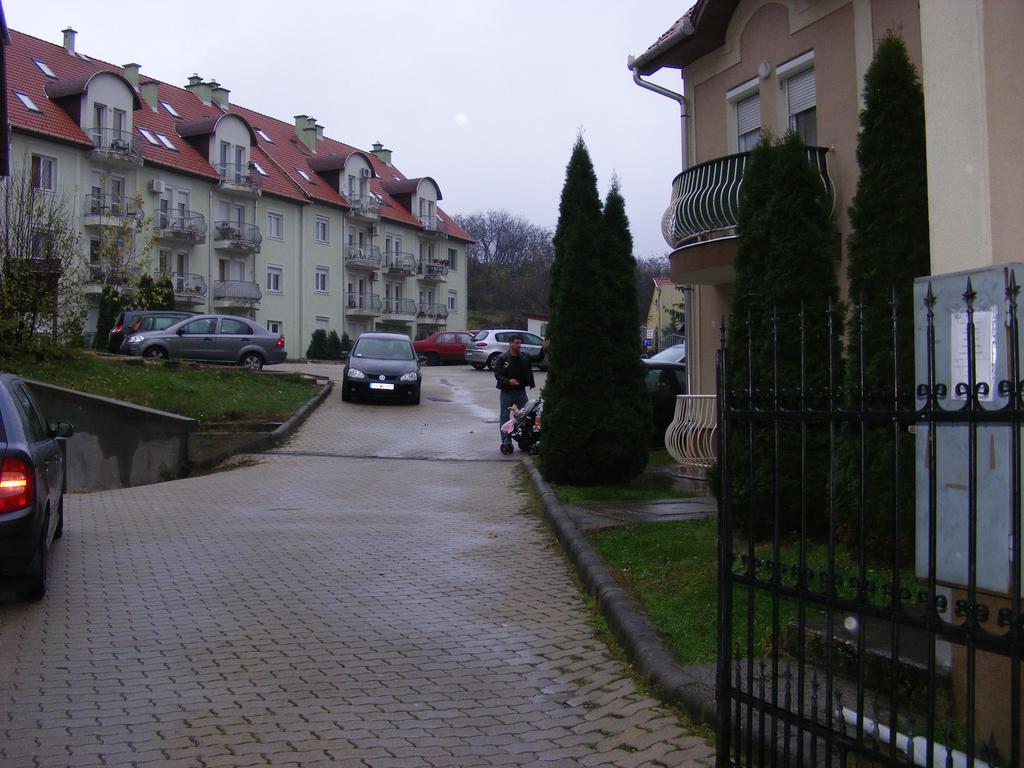 Kristaly Apartman Eger Rom bilde